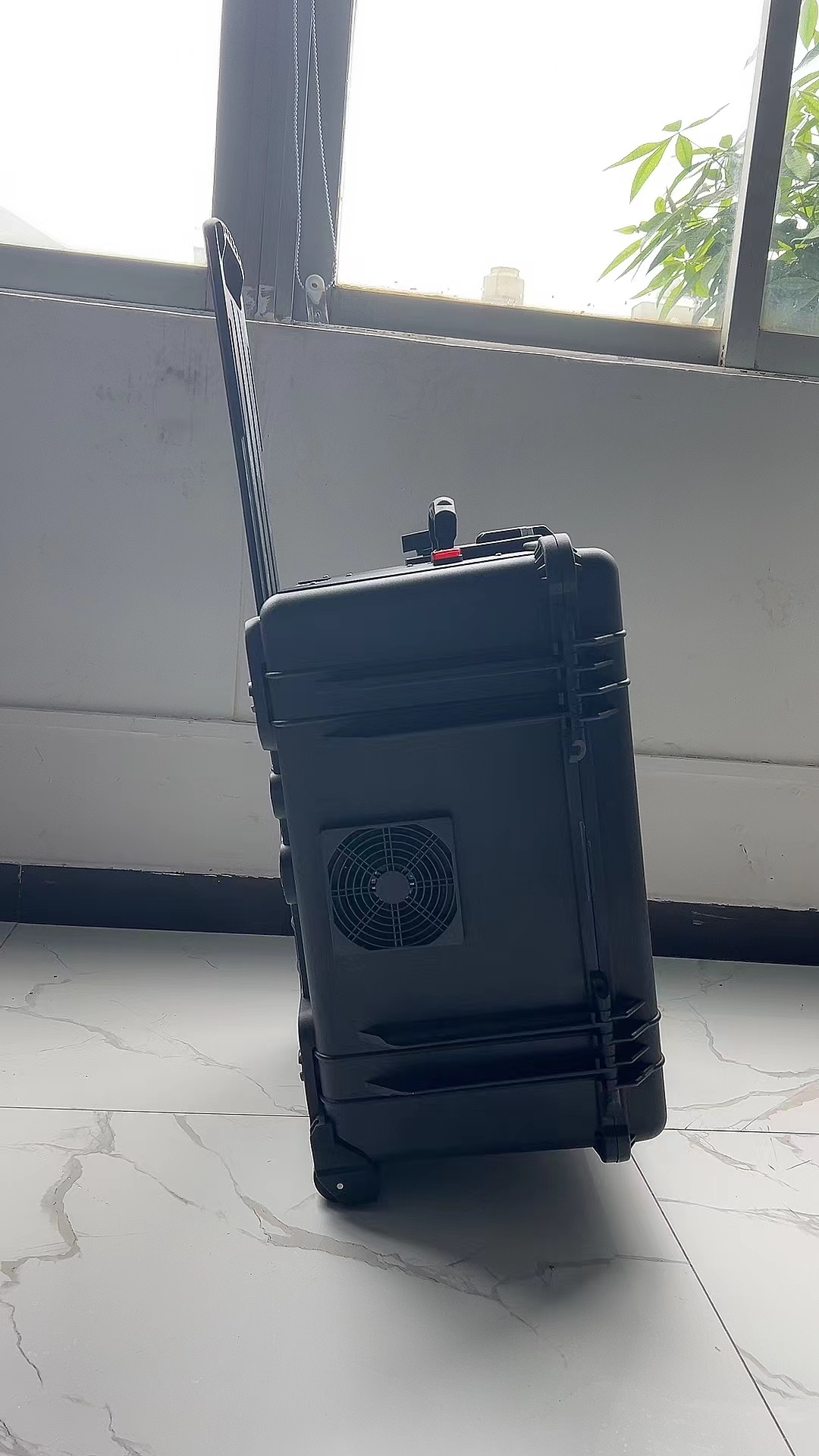 宜秀手拉箱型移动通信干扰器